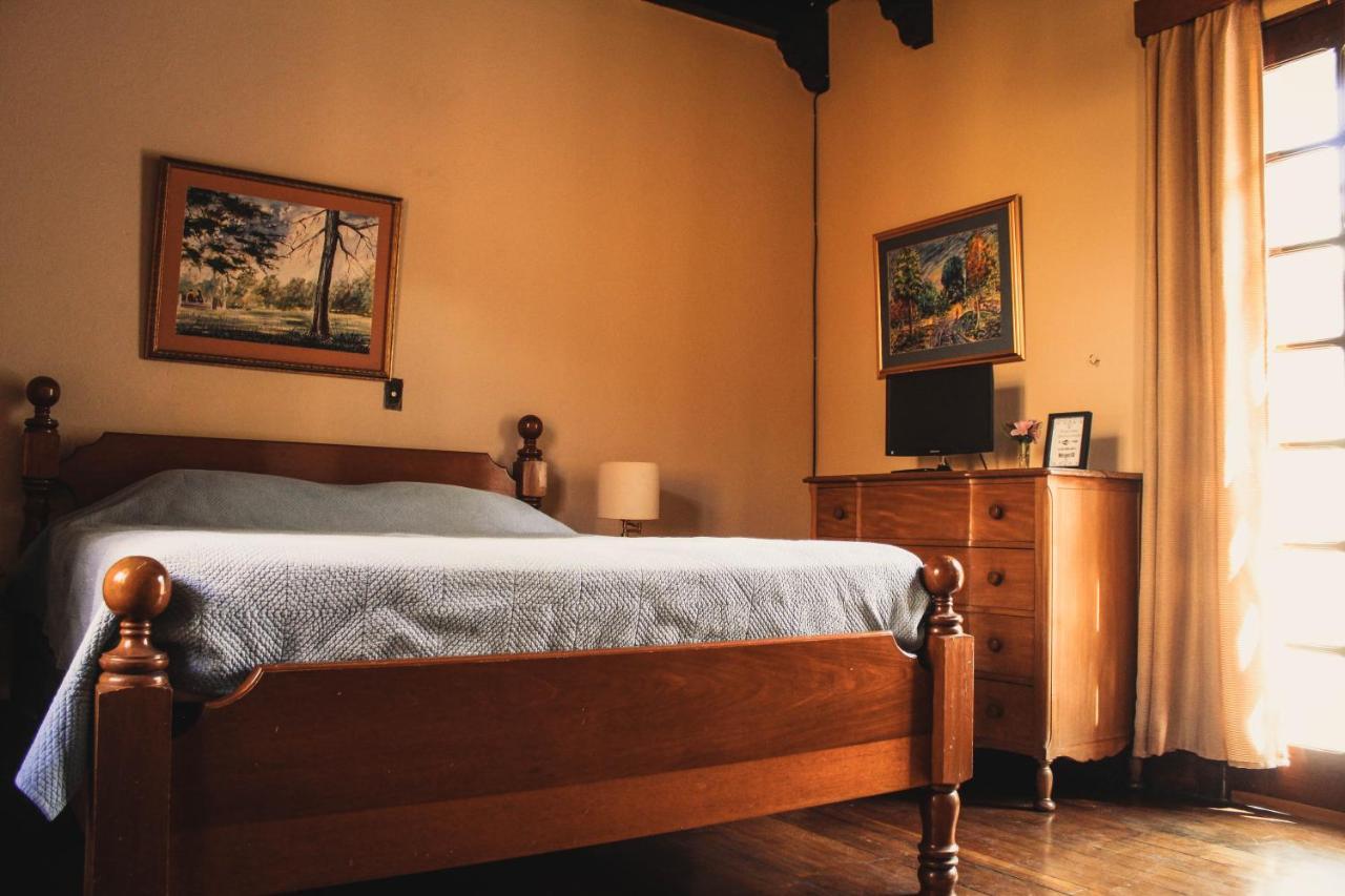 Casa Carmel Bed & Breakfast Guatemala City Exterior photo