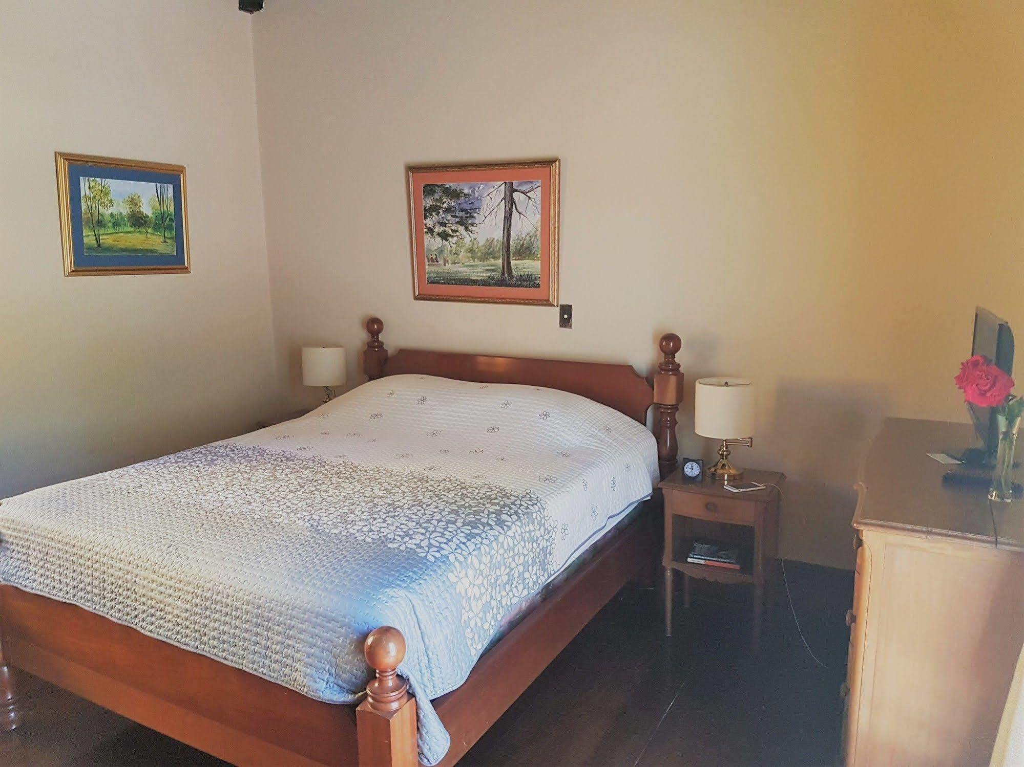 Casa Carmel Bed & Breakfast Guatemala City Exterior photo