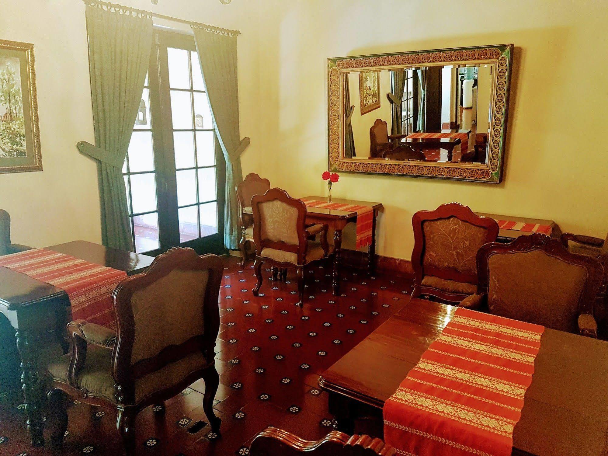 Casa Carmel Bed & Breakfast Guatemala City Exterior photo