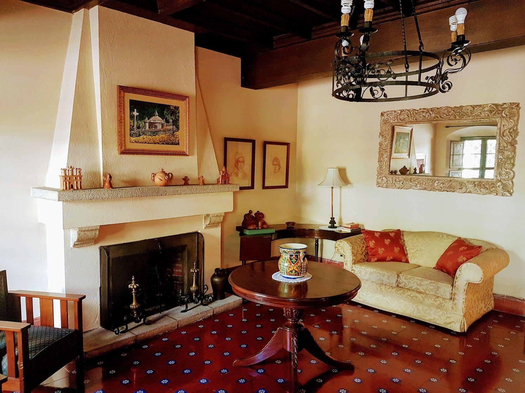 Casa Carmel Bed & Breakfast Guatemala City Exterior photo
